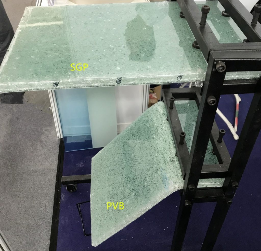 Thi công kính cường lực kịch trần hạ long kết cấu kính cường lực